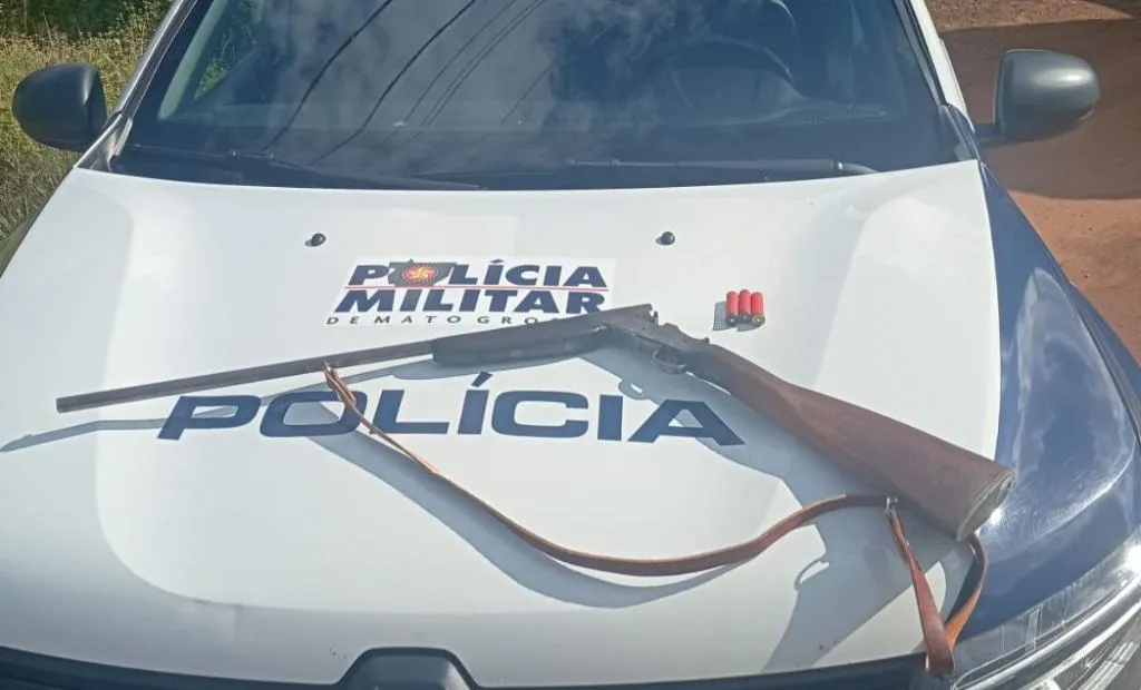 Arma espingarda apreendida com motorista com caminhoneiro
