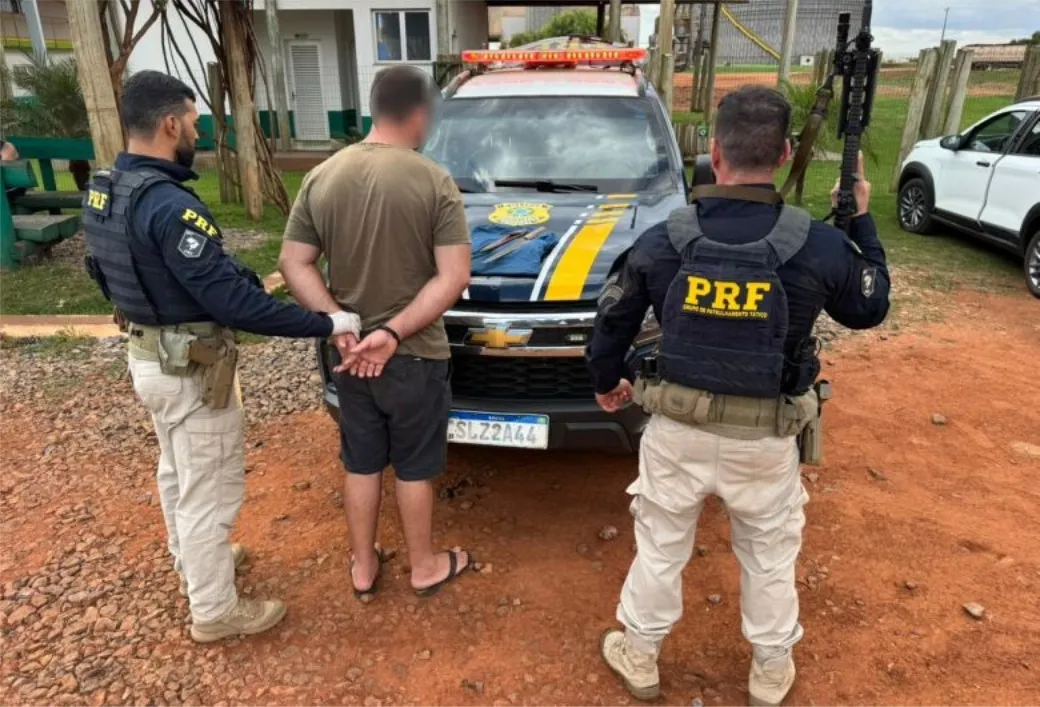 Caminhoneiro é parado pela PRF e acaba preso por dívida de pensão