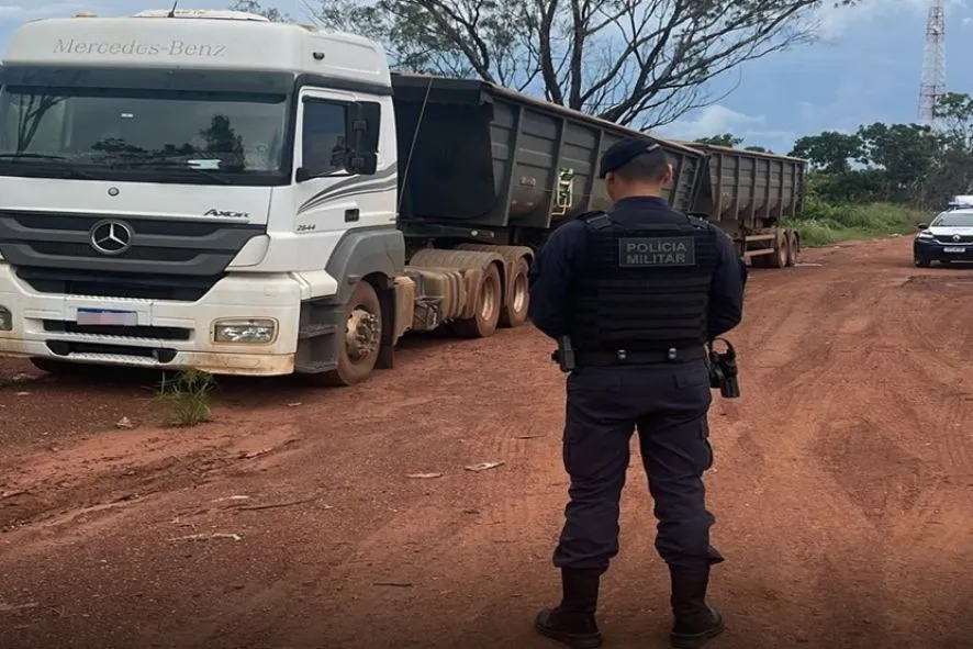 Dupla armada rende caminhoneiro e o mantém em cárcere por cerca de 9 horas em MT