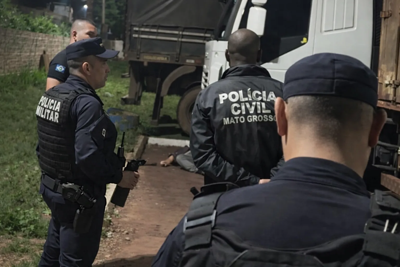 Caminhoneiro é preso após matar colega de trabalho