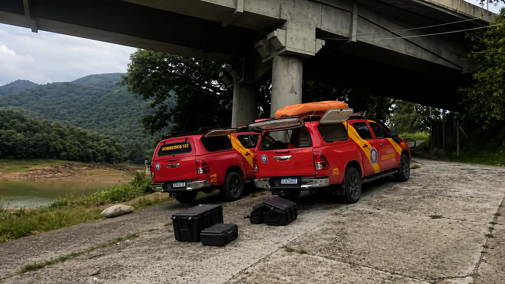 Caminhoneiro tenta salvar enteada após acidente e acaba morrendo afogado