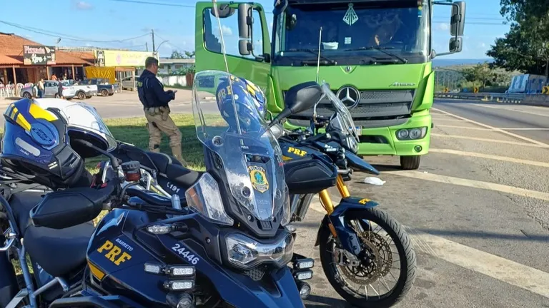 Caminhoneiro é preso após ser flagrado sob efeito de droga em rodovia federal