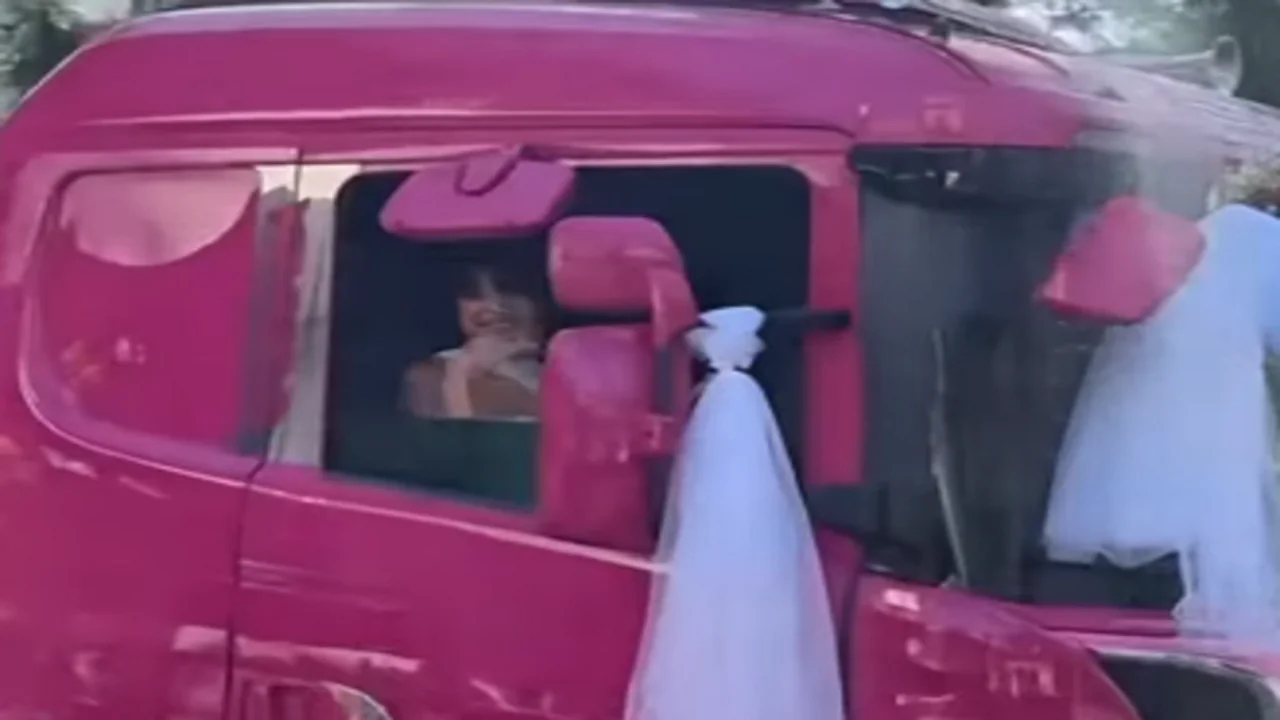 Mãe caminhoneira leva filha ao casamento de caminhão e emociona quem vive na estrada