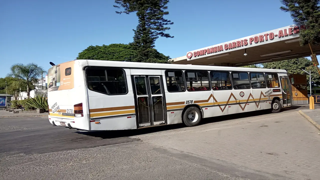 A empresa de ônibus que começou nos bondes e ainda roda no Brasil