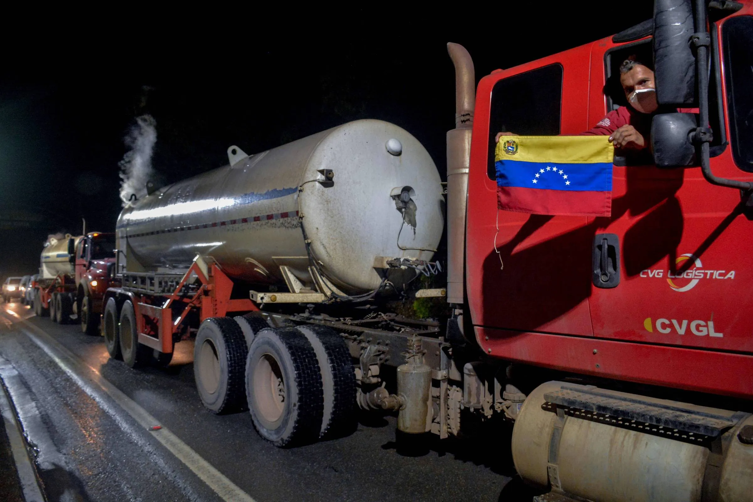 Brasil contrata caminhoneiros estrangeiros e acende alerta no transporte rodoviário