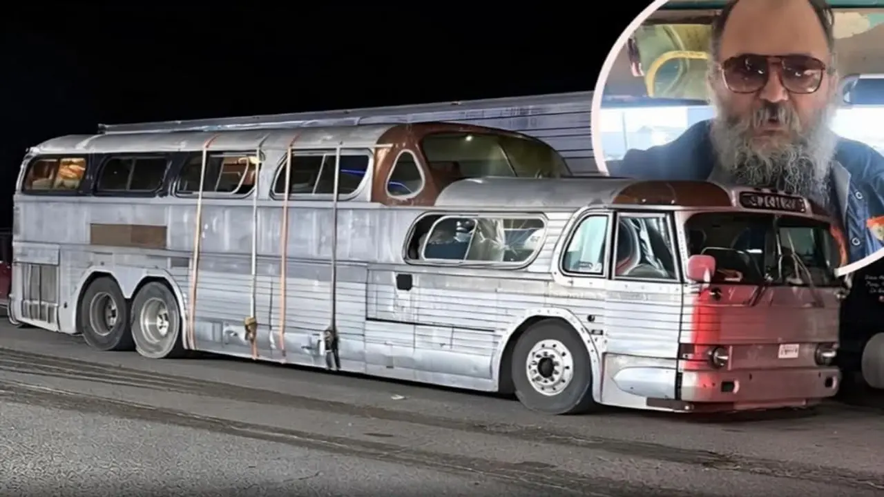 Brasileiro luta há 16 anos para trazer ônibus raro ao Brasil, mas gigante fica preso no México