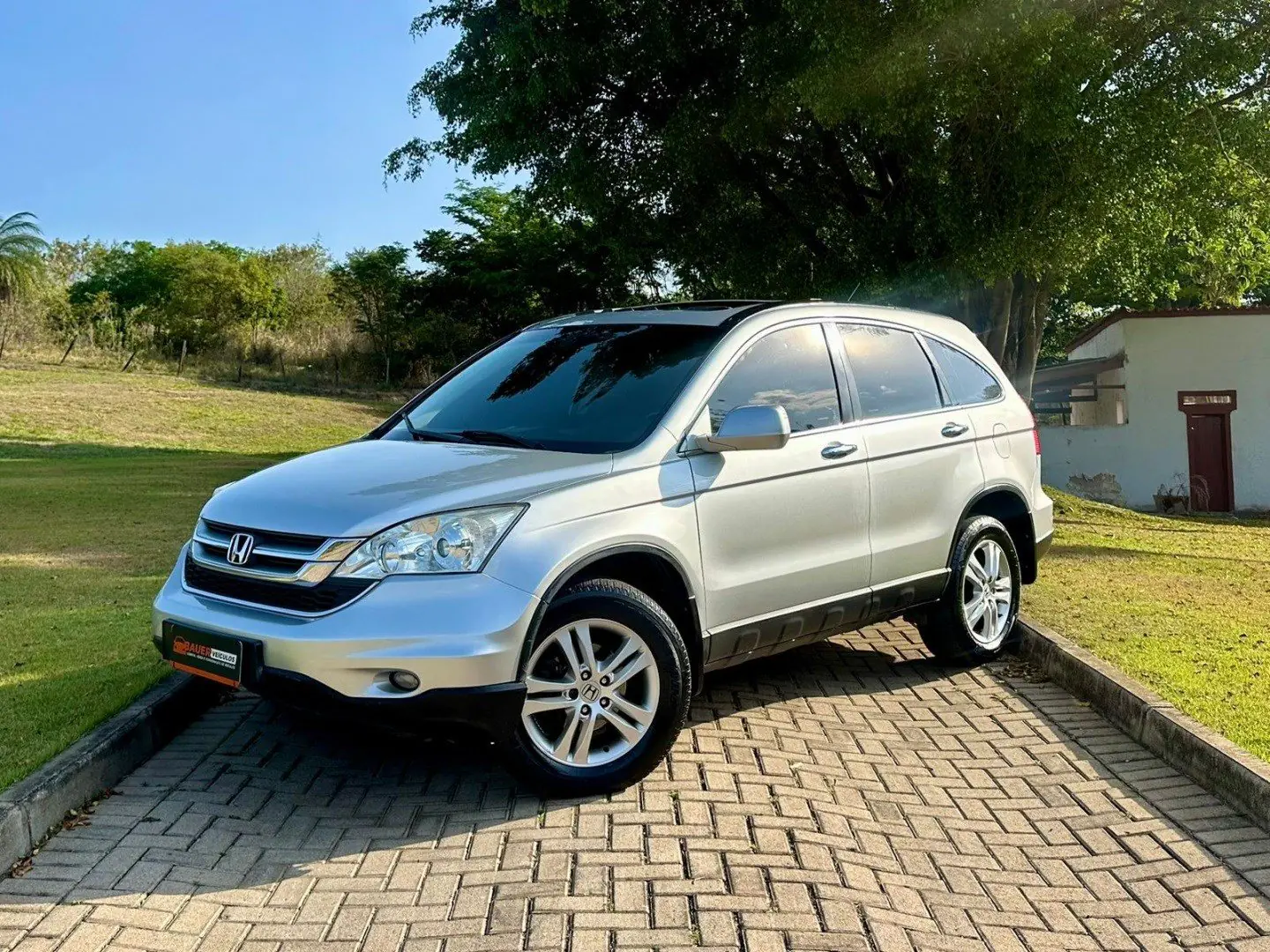 Carro conservado sem IPVA pode virar bom negócio, mas tem detalhe que pesa