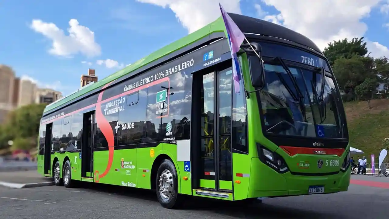 Ônibus elétrico vende mais que o ônibus a combustão?