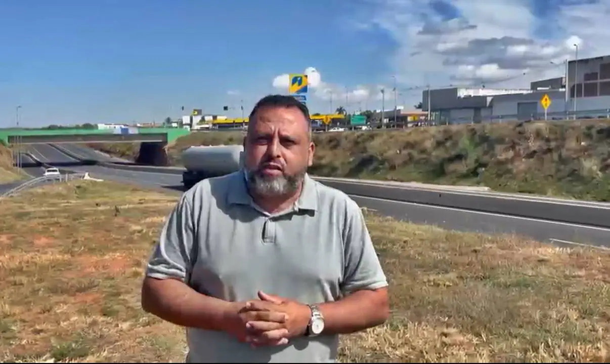 Chorão critica novo aumento de pedágio e dispara contra concessionárias em vídeo