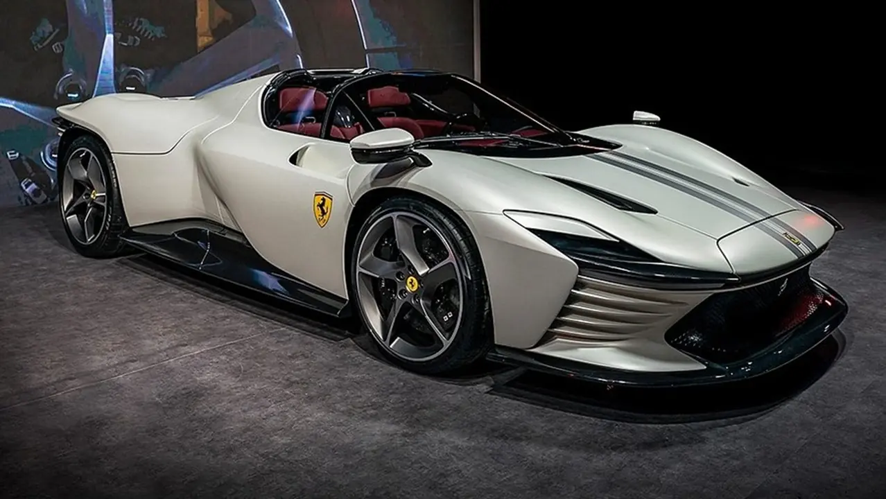 Um único IPVA de Ferrari no Brasil chega a R$ 731 mil e assusta pelo tamanho da conta