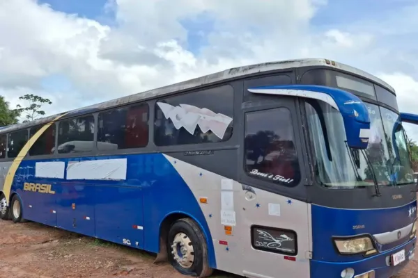 Ônibus Cometa de 1999 com quase 1 milhão de km aparece em leilão por R$ 60 mil