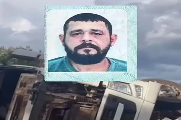 Caminhoneiro morre após carreta carregada com soja tombar na BR-364 em Rondônia
