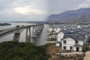 Brasil leva 1 ano para construir Ponte do Estreito e China reconstrói região atingida por terremoto em 10 meses