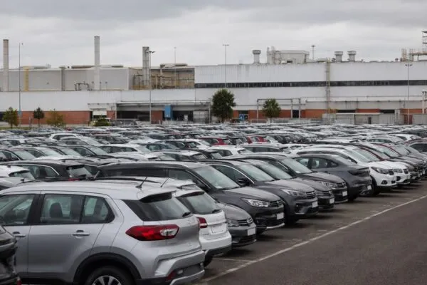 O motivo que faz até marca gigante sofrer para lucrar com carro no Brasil
