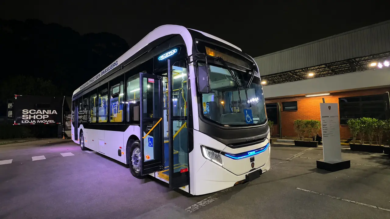 Ônibus elétrico da Scania impressiona pelo torque e pode passar de R$ 3 milhões