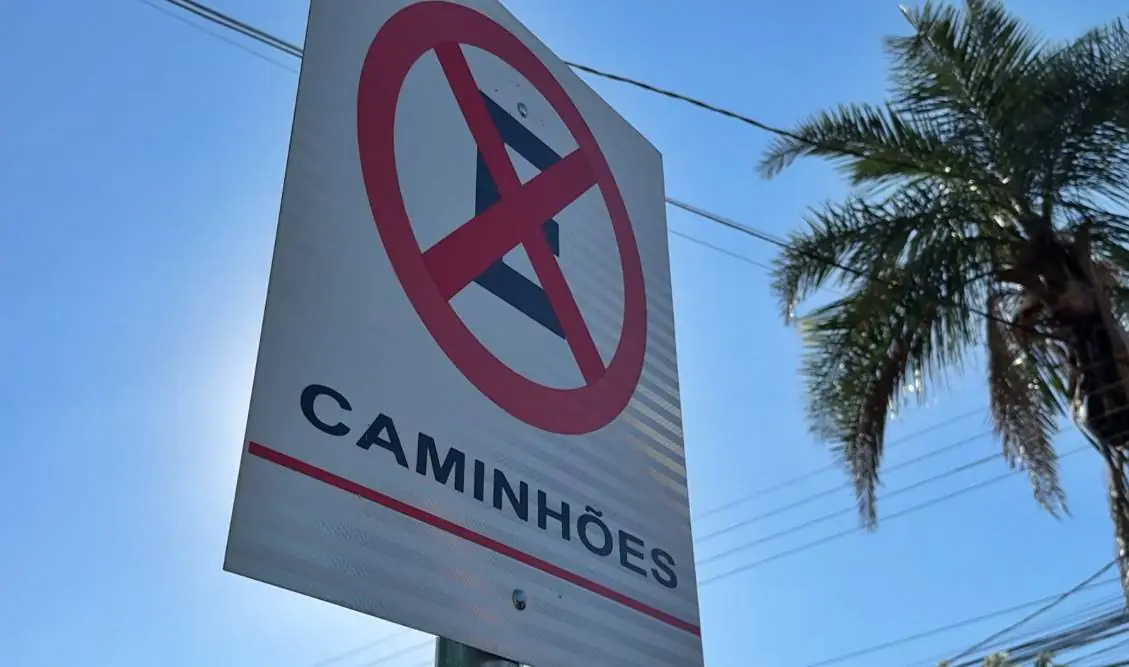 PROIBIDO ESTACIONAR