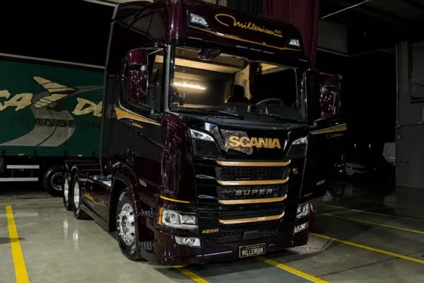 Scania Millenium 1001 modelo único resgata série rara da marca