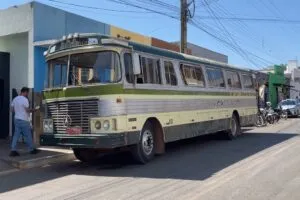 Único Flecha de Prata em atividade em Minas, ônibus de 1975 ainda leva moradores